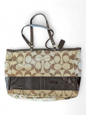 Coach Signature Canvas Tote Bag in Khaki/Brown